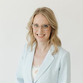 Amanda Dimmer Headshot